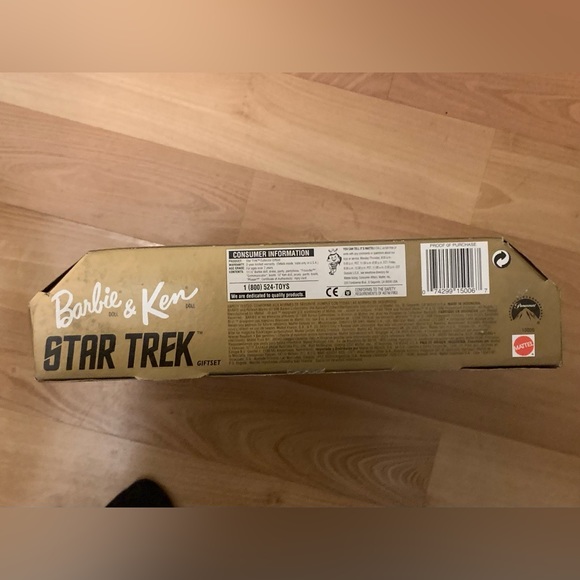 Barbie & Ken ~ Star Trek Gift Set - Picture 6 of 7